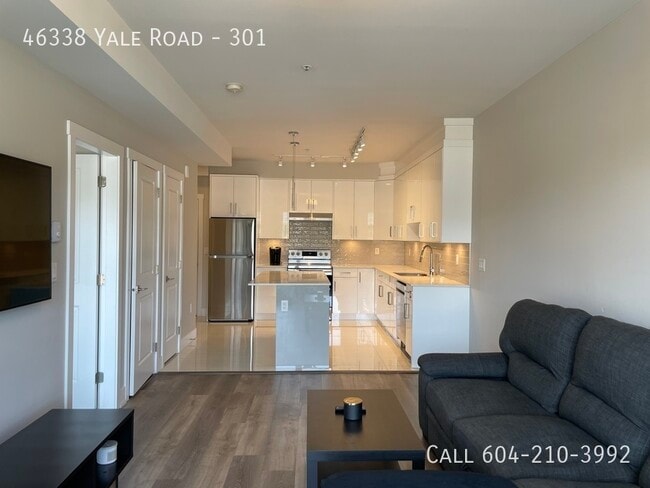 Building Photo - 1 Bedroom Condo with Views