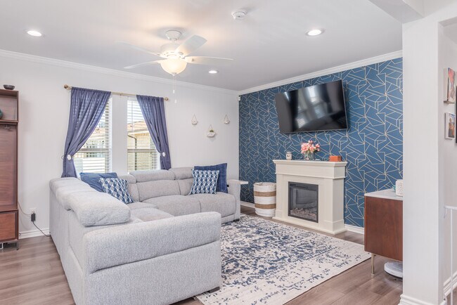 Living Room - 5076 Matilda St
