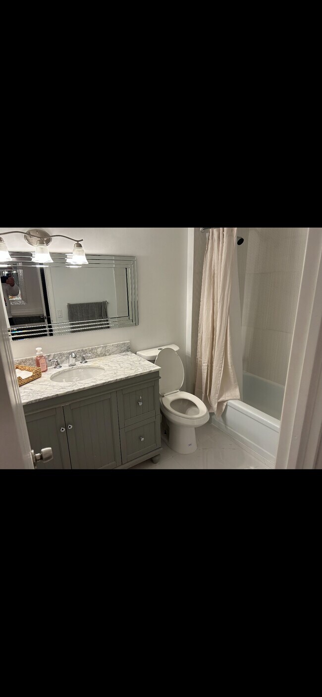 1849 S Ocean Dr Unit 409, Hallandale Beach, FL 33009 Condo for Rent