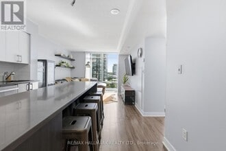 Building Photo - 15 Brunel Ct