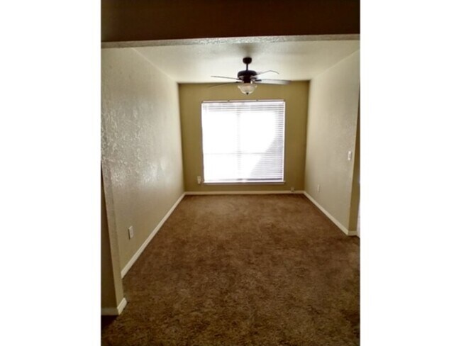 Building Photo - 10314 Mustang Ridge