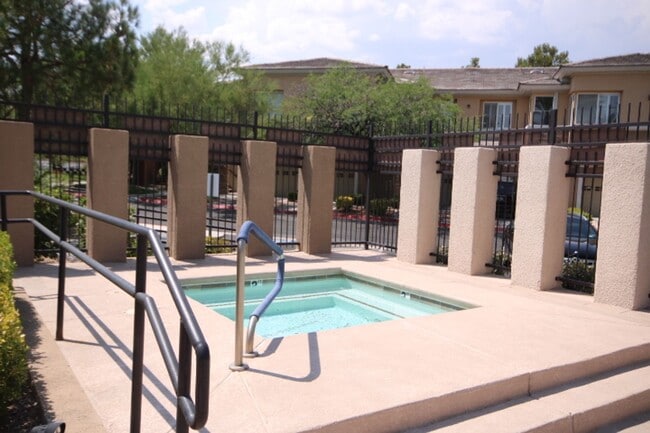 Building Photo - Summerlin’s Finest