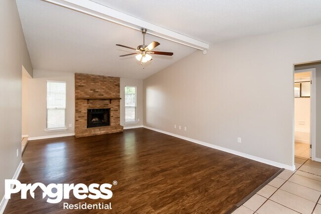 Foto del edificio - 2074 Oak Water Dr