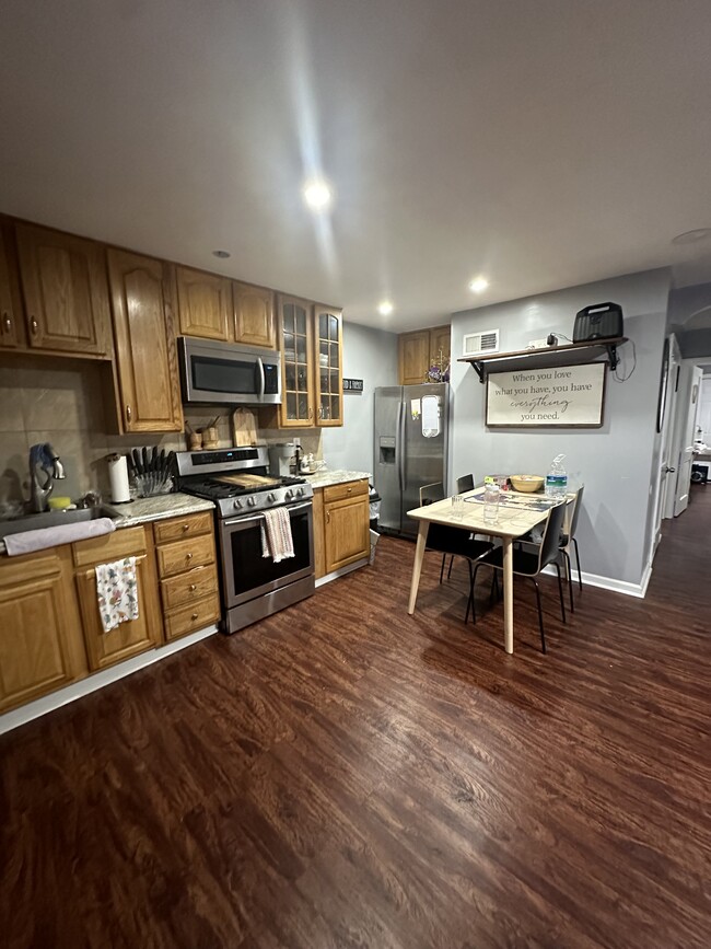 Building Photo - 4133 Lawndale St