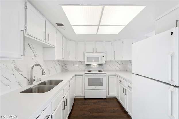 Building Photo - 3749 Carlyle Dr