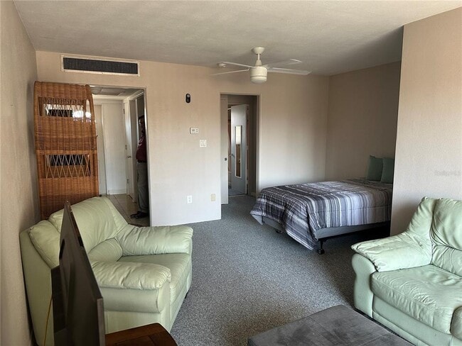 Foto del edificio - 750 Burlington Ave N