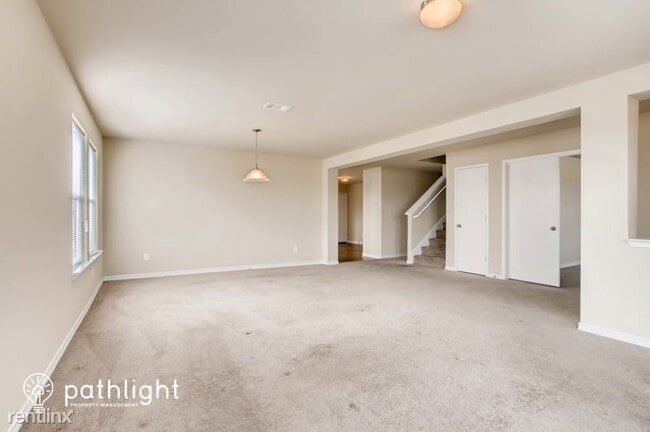 Foto del edificio - 5 br, 3 bath House - 3005 Helen Lane UNIT