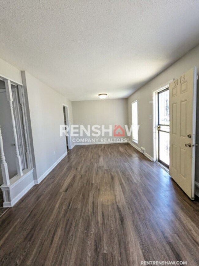 Building Photo - Classic 3/2.5 Hickory Hill Duplex Now Avai...