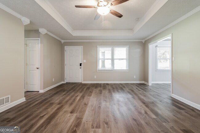 Building Photo - 15 Cedar Creek Dr