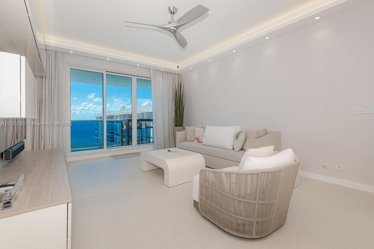 Foto principal - 2301 Collins Ave