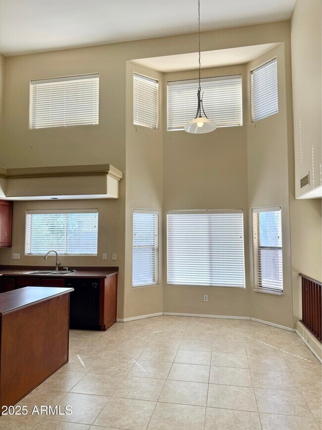 Foto del edificio - 2914 N 127th Ln