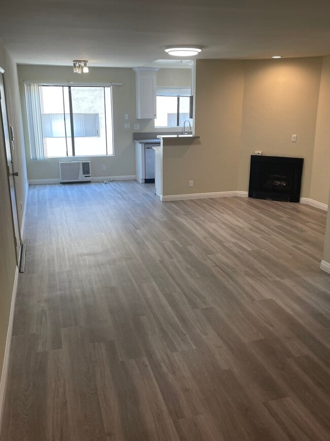 Building Photo - 1340 N Curson Ave