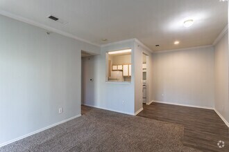 1BR, 1BA - 649SF - Villas at Bandera