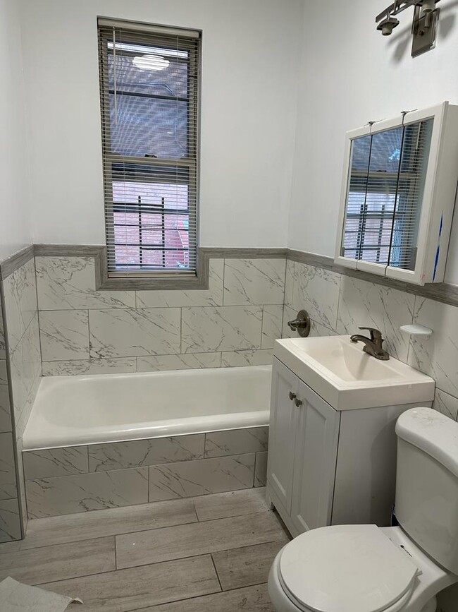 Bathroom with Tub. - 9403 Avenue A