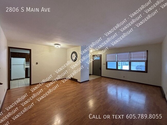 Building Photo - 2806 S Main Ave