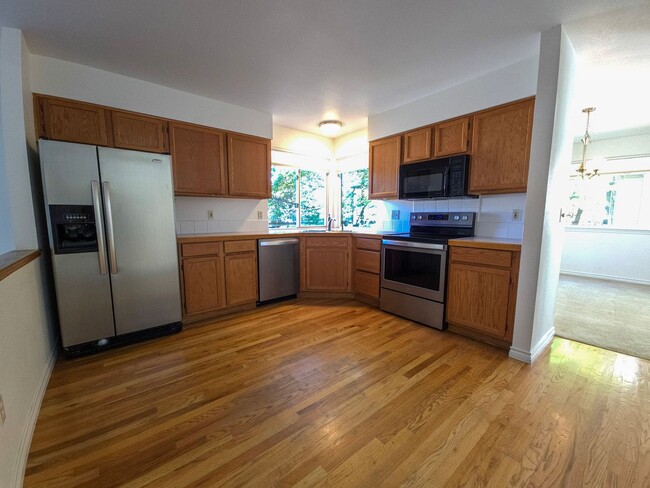 Building Photo - Available now! North Boulder home on Cul-de-Sac!