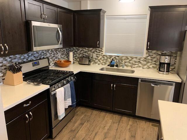 Foto del edificio - 74036 Mercury Cir W