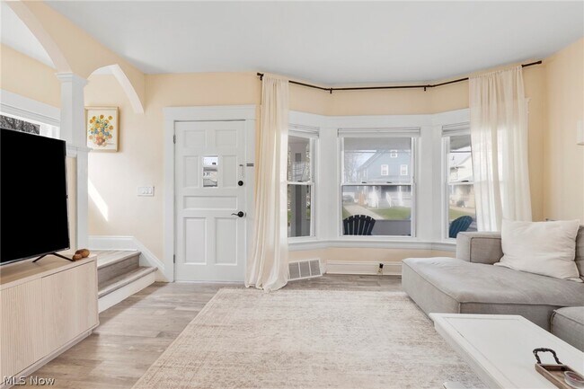 Foto del edificio - 3451 W 137th St
