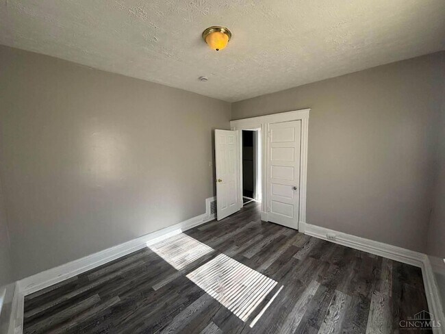 Foto del edificio - 3671 Vine St