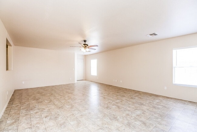 Foto del edificio - 4090 E Silverbell Rd