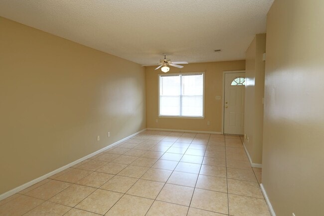 Building Photo - 6104 Vinnie Dr