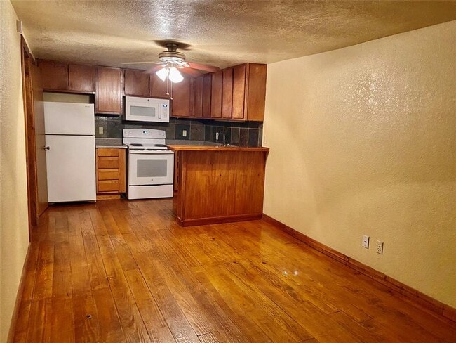 Building Photo - 1705 Chris Craft Dr