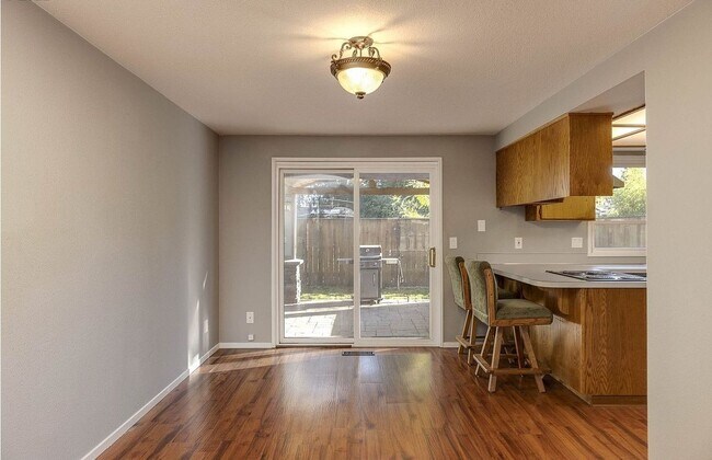 Foto del edificio - 16178 SW Blanton St