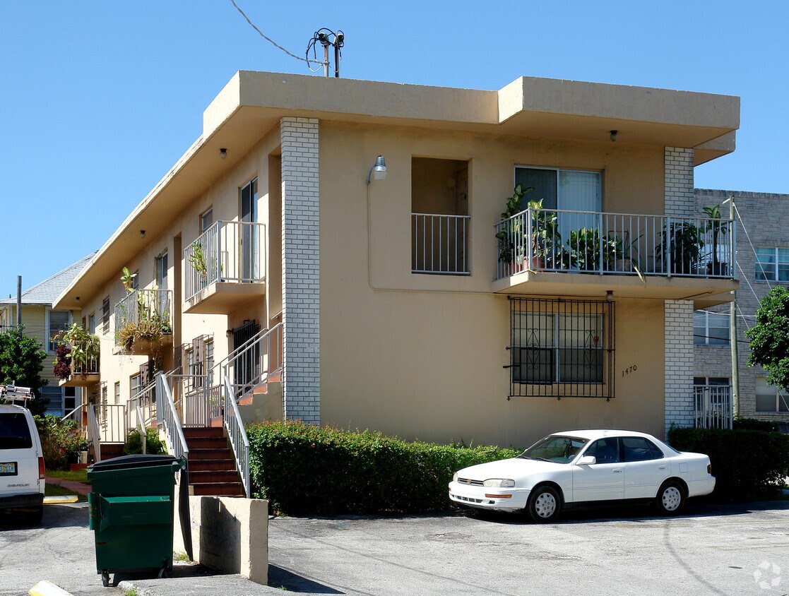 Building Photo - 1470 NW 3rd St