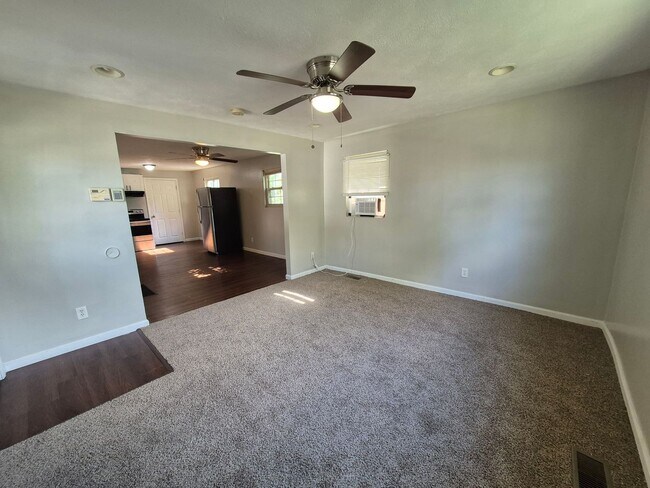 Foto del edificio - Cozy 2-bedroom house all one floor!