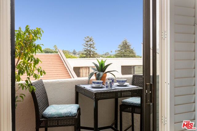 Building Photo - 15515 Sunset Blvd