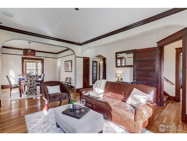 Foto del edificio - 719 Remington St