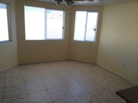 Foto del edificio - 4 BEDROOM HOME WITH VIEWS, NEAR WAALEW IN SYCAMORE ROCKS AREA OF APPLE VALLEY.