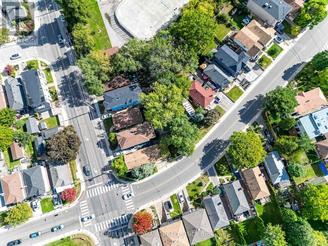 Building Photo - 335 Cosburn Ave.