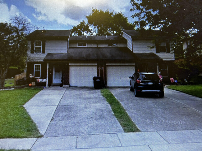 Building Photo - 1124 Deerfield Rd