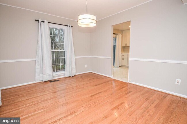 Building Photo - 9209 Frostburg Way