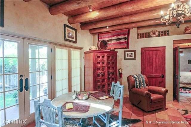 Building Photo - 774 Acequia Madre