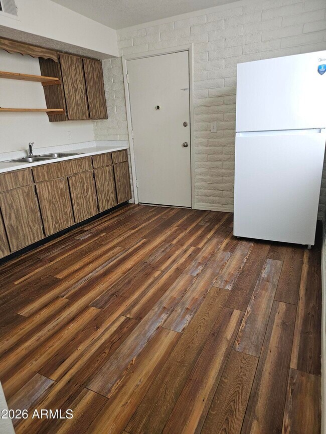 Foto del edificio - 306 3rd St