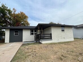 Building Photo - 4817 NW Pollard Ave