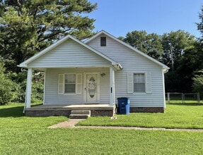 Building Photo - 304 Raven St