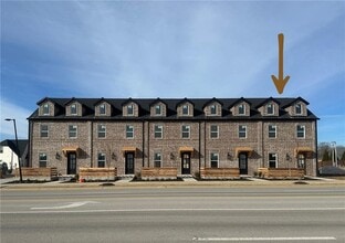 Building Photo - 5902 S Bellview Rd