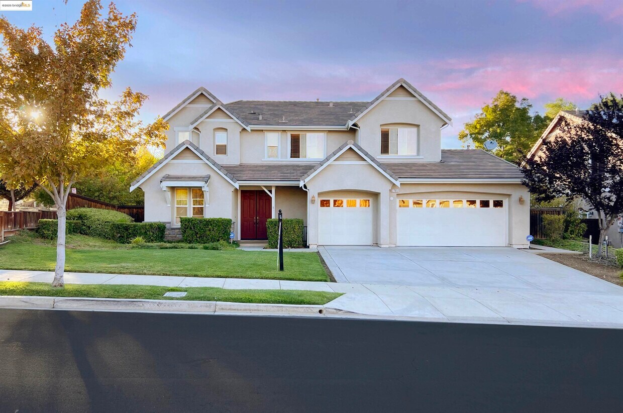 Primary Photo - 2765 St Andrews Dr