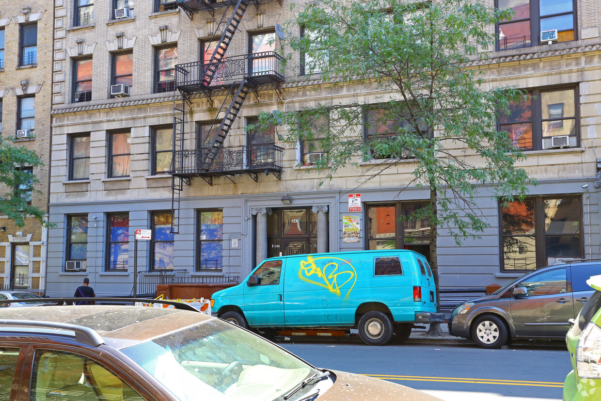Building Photo - 247-251 Audubon Ave