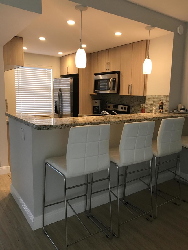 Foto del edificio - 9872  Marina Boulevard 1414