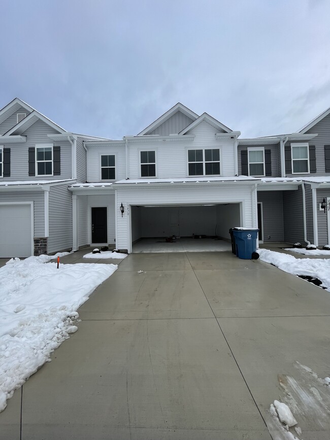 Building Photo - 3470 Magnolia Ln