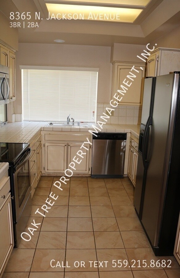 Foto del edificio - 8365 N Jackson Ave