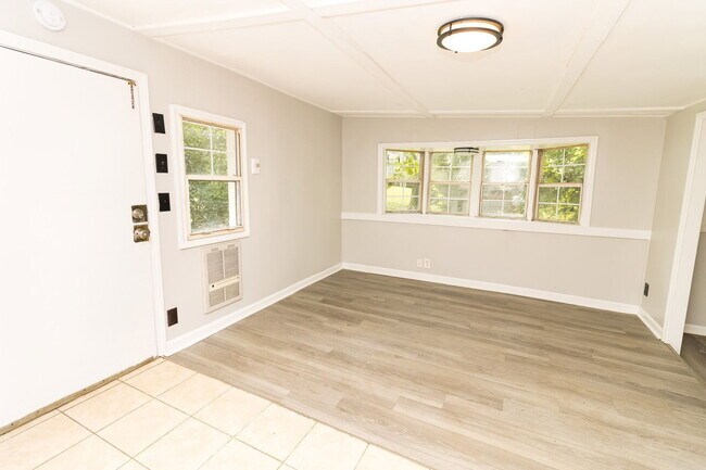 Building Photo - 2609 14th Ave