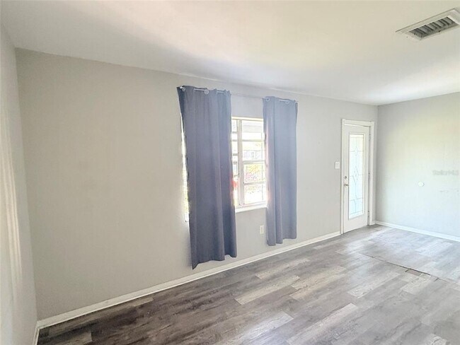 Foto del edificio - 6041 43rd Ave N