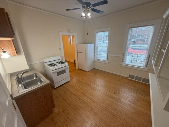 Building Photo - R&amp;R Investments East LLC