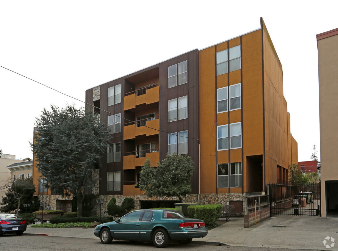 Primary Photo - Euclid Plaza Apartments