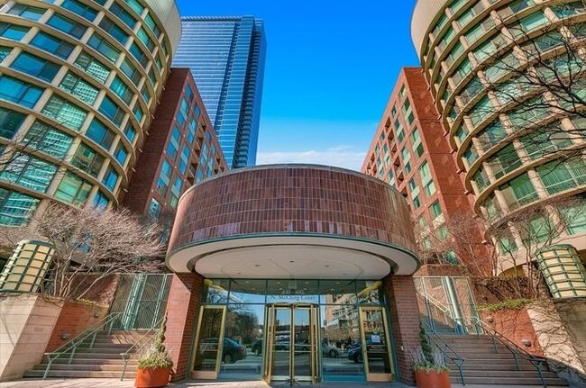 Photo - 440 North McClurg Court Apartments